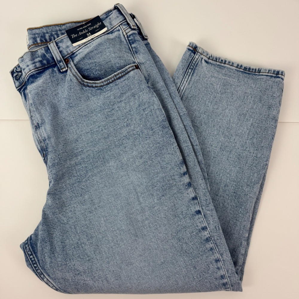 Abercrombie & Fitch Ultra High Rise Ankle Straight Jeans Curve Love 34 Short NWT